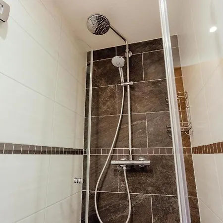 Alphouse By Monicare Apartamento *