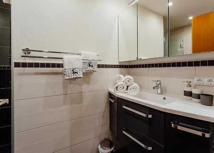 Alphouse By Monicare *